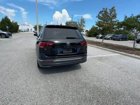 Certified 2023 Volkswagen Tiguan SE w/ Panoramic Sunroof Package FWD image 6