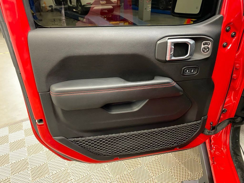 Used 2020 Jeep Gladiator Rubicon w/ Safety Group AWD/4WD image 12