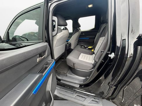 Used 2024 Toyota Tacoma TRD Sport w/ TRD Sport Upgrade Package image 16