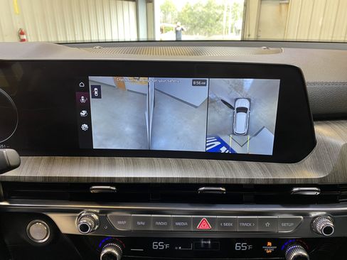 Used 2024 Kia Telluride SX w/ Towing Package image 48