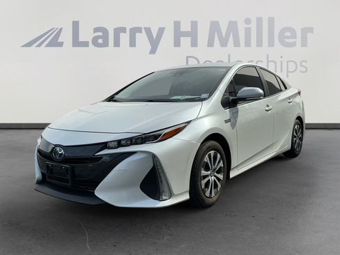 Used 2021 Toyota Prius Prime XLE image 1