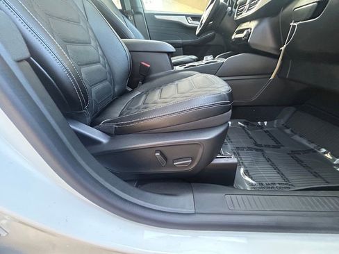 Certified 2024 Ford Escape SE w/ PHEV Premium Package FWD image 26