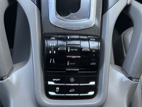 Used 2013 Porsche Cayenne GTS image 25