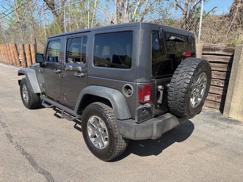 Used 2016 Jeep Wrangler Unlimited Rubicon w/ Connectivity Group AWD/4WD image 7