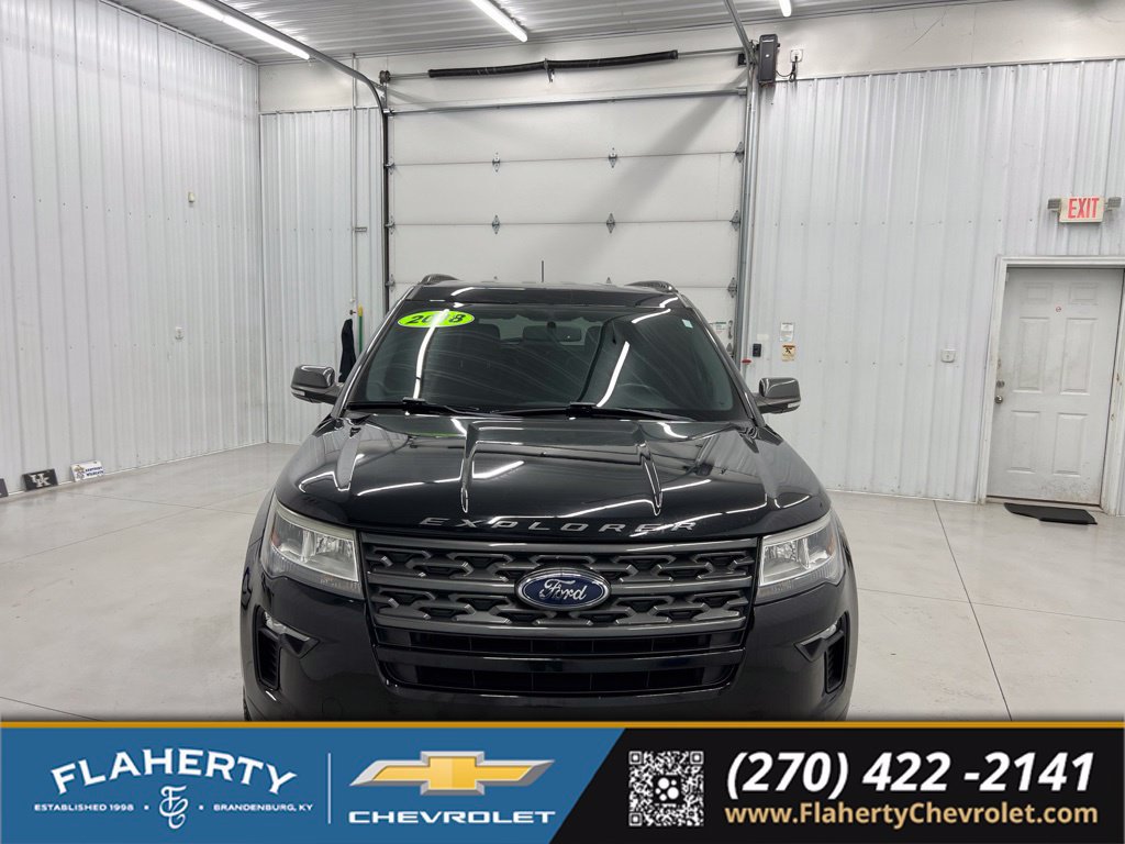 Used 2018 Ford Explorer XLT w/ Equipment Group 202A AWD/4WD image 7