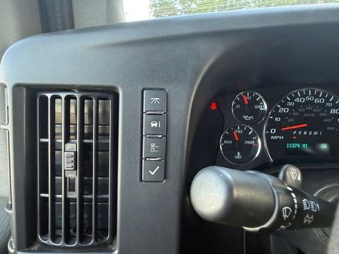 Used 2021 Chevrolet Express 2500 w/ Driver Convenience Package RWD image 23