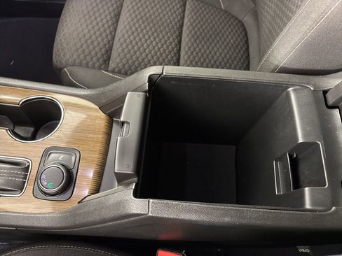 Used 2017 GMC Acadia SLE w/ Driver Alert Package I image 36