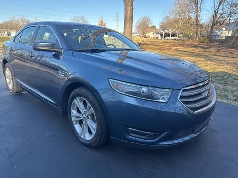 Used 2018 Ford Taurus SEL w/ Equipment Group 201A image 3