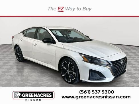 Certified 2024 Nissan Altima 2.5 SR FWD image 1