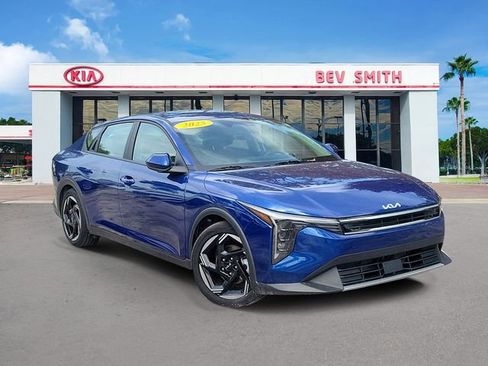 Certified 2025 Kia K4 EX image 1