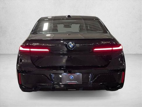Used 2026 BMW 750e xDrive AWD/4WD image 7