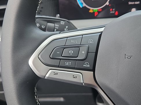 New 2026 Volkswagen Tiguan SE image 13