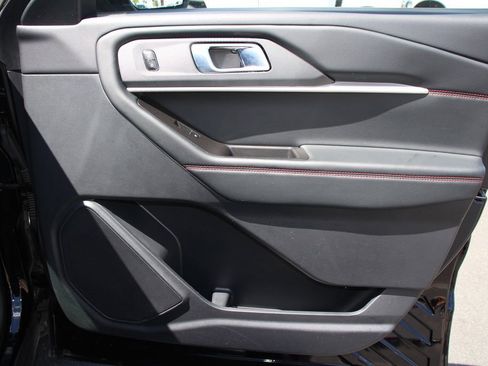 Certified 2025 Ford Explorer ST-Line AWD/4WD image 28