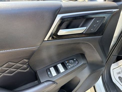Used 2024 Mitsubishi Outlander SEL Black Edition FWD image 15