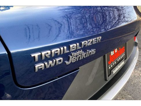 Used 2023 Chevrolet TrailBlazer LT w/ Convenience Package AWD/4WD image 9