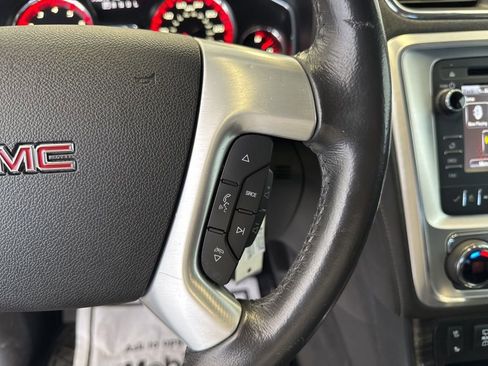 Used 2014 GMC Acadia SLT image 19