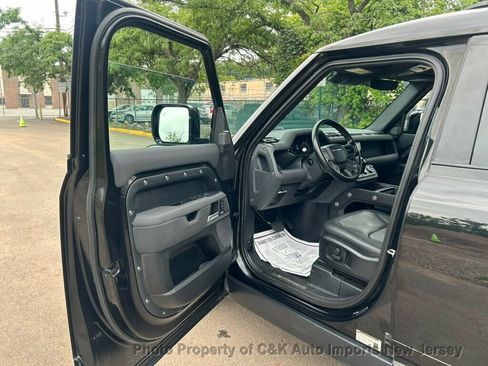 Used 2023 Land Rover Defender 110 X-Dynamic SE AWD/4WD image 27