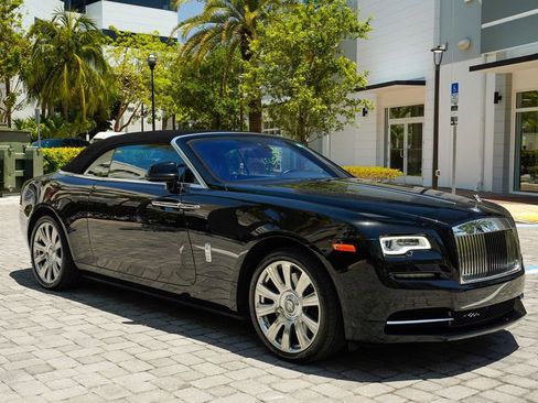 Used 2016 Rolls-Royce Dawn image 32