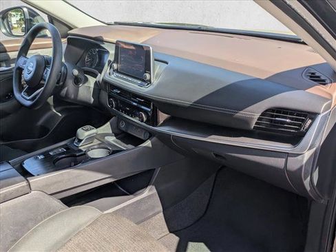 Used 2023 Nissan Rogue SV FWD image 19