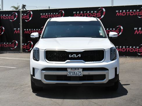 Used 2025 Kia Telluride LX FWD image 2