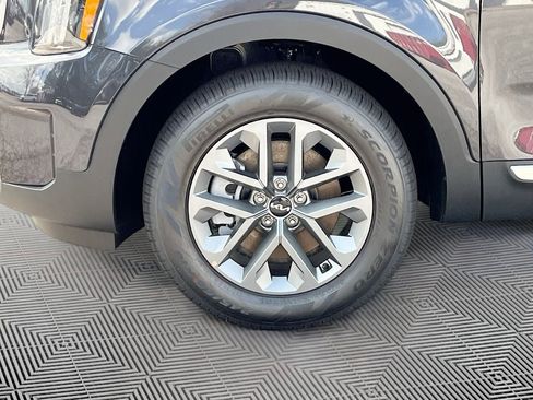 New 2025 Kia Telluride LX image 10