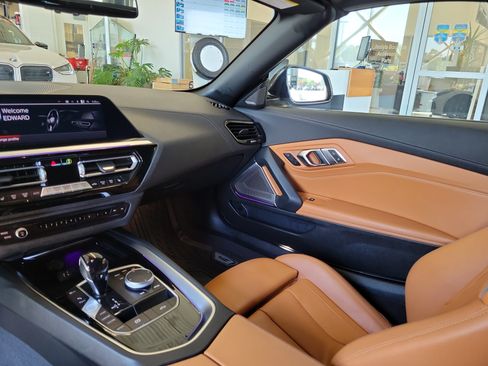 Used 2024 BMW Z4 M40i w/ Premium Package RWD image 18