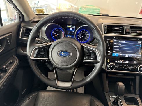 Used 2018 Subaru Outback 2.5i Limited image 11