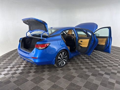 Used 2022 Nissan Sentra SV w/ SV Premium Package image 14