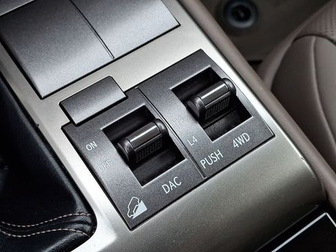 Used 2019 Lexus GX 460 AWD/4WD image 28