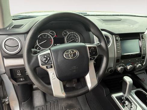 Used 2017 Toyota Tundra SR5 w/ SR5 Upgrade Package image 12