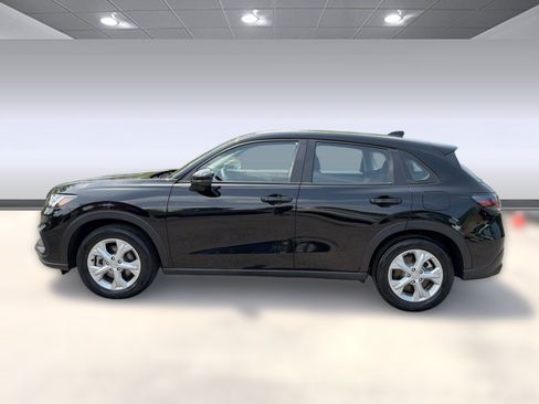 Used 2025 Honda HR-V LX image 2