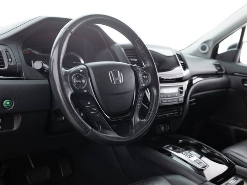 Used 2018 Honda Pilot Elite image 23