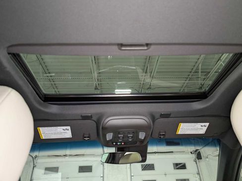 Certified 2023 Cadillac CT4 Premium Luxury image 17