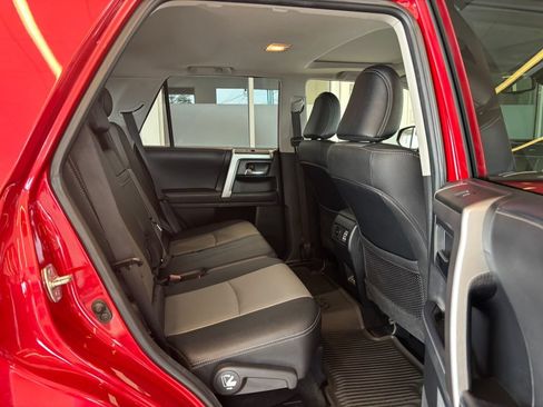 Used 2024 Toyota 4Runner SR5 Premium w/ Moonroof Package AWD/4WD image 25