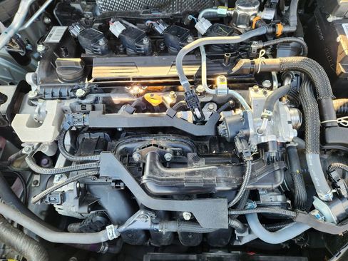 Used 2025 Toyota Corolla LE image 32