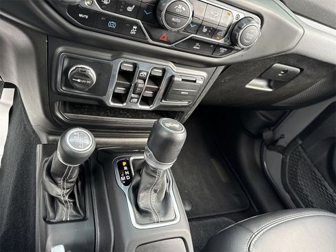 Used 2022 Jeep Wrangler Unlimited Sahara w/ Cold Weather Group image 20