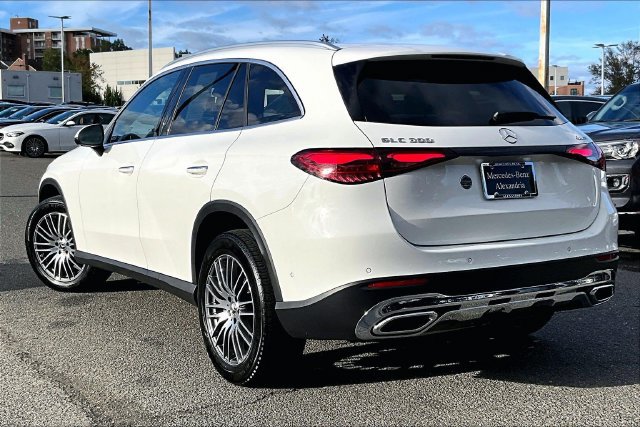 Used 2026 Mercedes-Benz GLC 300 4MATIC image 10