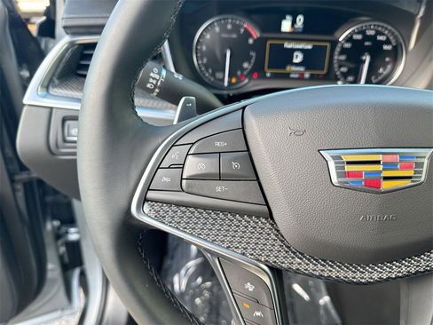 Used 2025 Cadillac XT5 Sportv w/ LPO, Floor Liner Package image 17