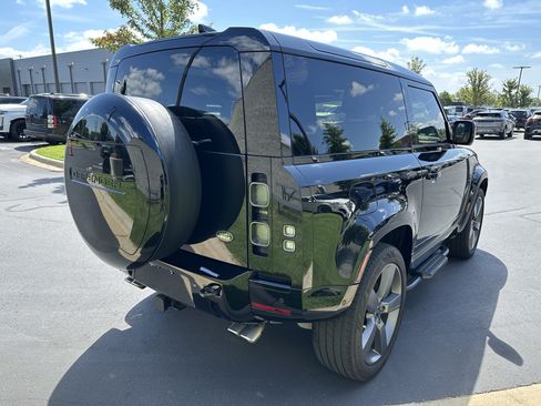 Certified 2024 Land Rover Defender 90 V8 AWD/4WD image 7
