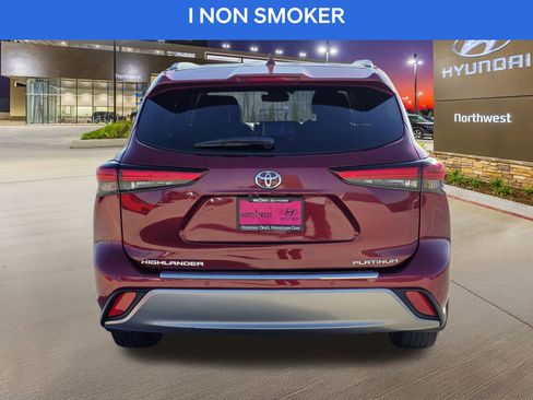 Used 2023 Toyota Highlander Platinum image 8