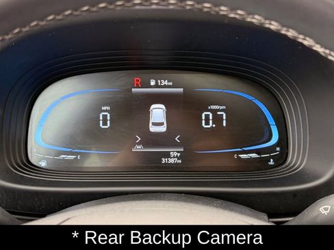 Certified 2025 Hyundai Venue SEL FWD image 15