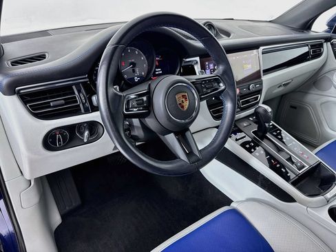 Certified 2024 Porsche Macan S AWD/4WD image 4