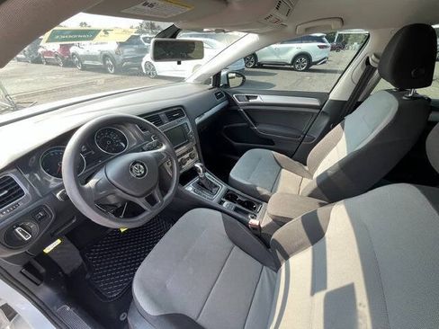 Used 2016 Volkswagen e-Golf SE FWD image 10