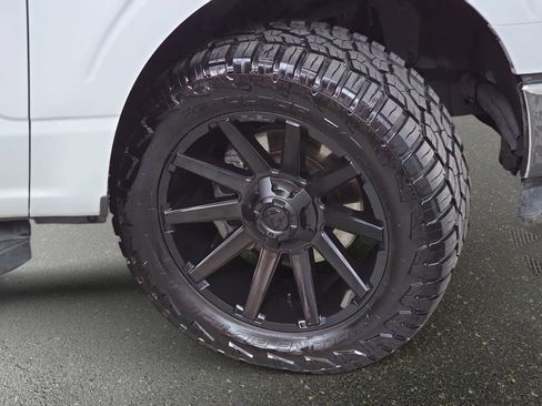 Used 2024 Ford F150 XLT AWD/4WD image 32