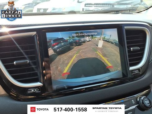 Used 2024 Chrysler Pacifica Touring-L FWD image 23
