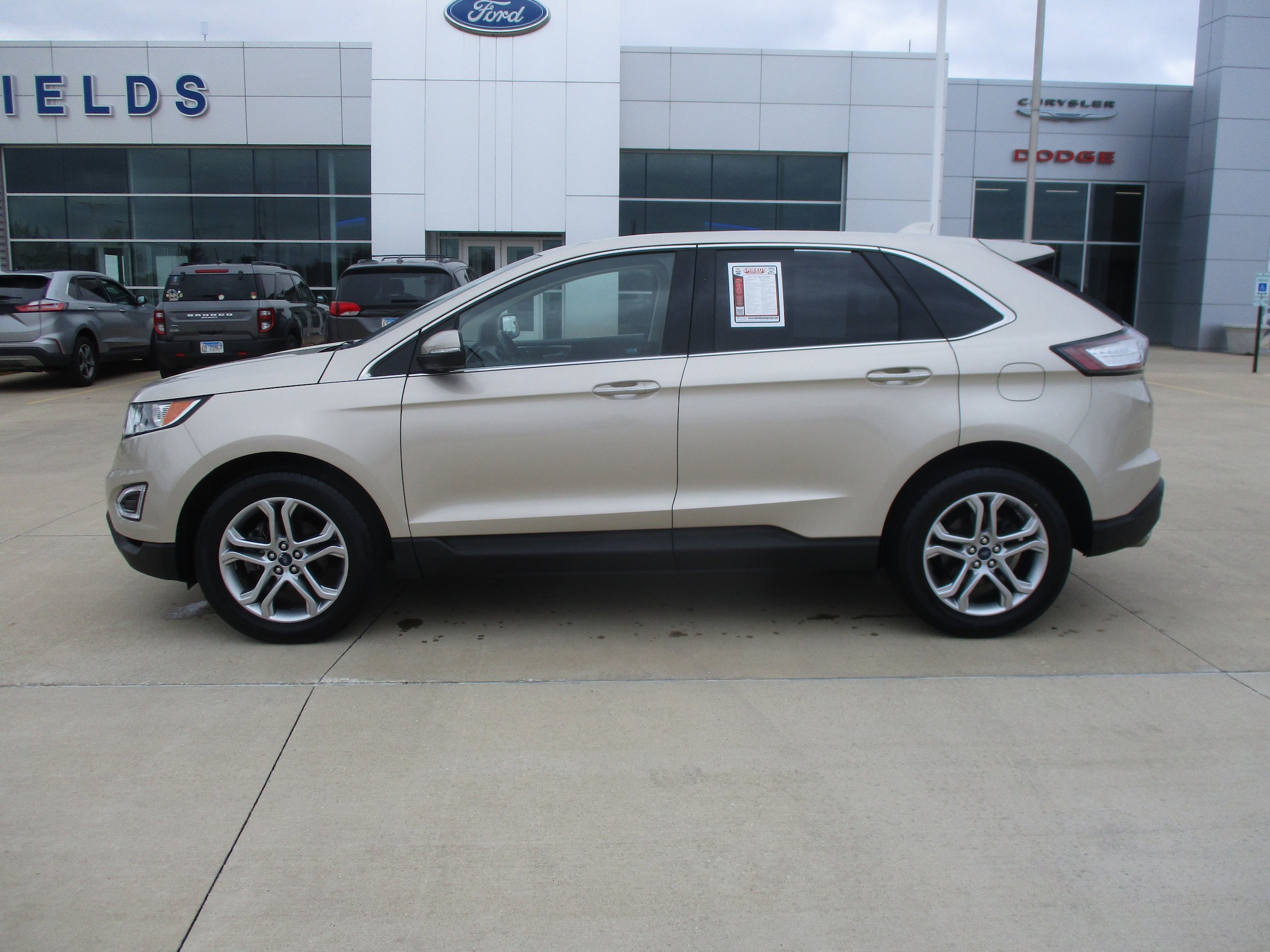 Used 2017 Ford Edge Titanium w/ Cold Weather Package FWD image 2