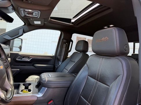 Used 2024 Chevrolet Silverado 3500 High Country w/ Technology Package AWD/4WD image 18