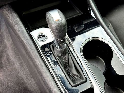 Used 2024 Nissan Altima 2.5 SV image 21