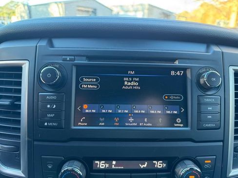 Used 2019 Nissan Titan SV w/ SV Convenience Package image 19