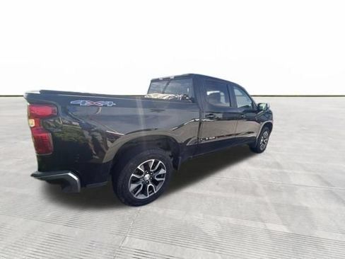 Used 2022 Chevrolet Silverado 1500 LT AWD/4WD image 11